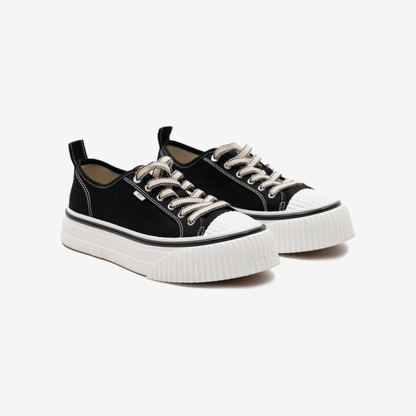 AMI Paris - Low Top AMI 1980 Sneakers in Black