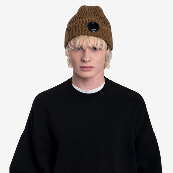 Mens C.P. Company Extra Fine Wool Lens Beanie in Toffee